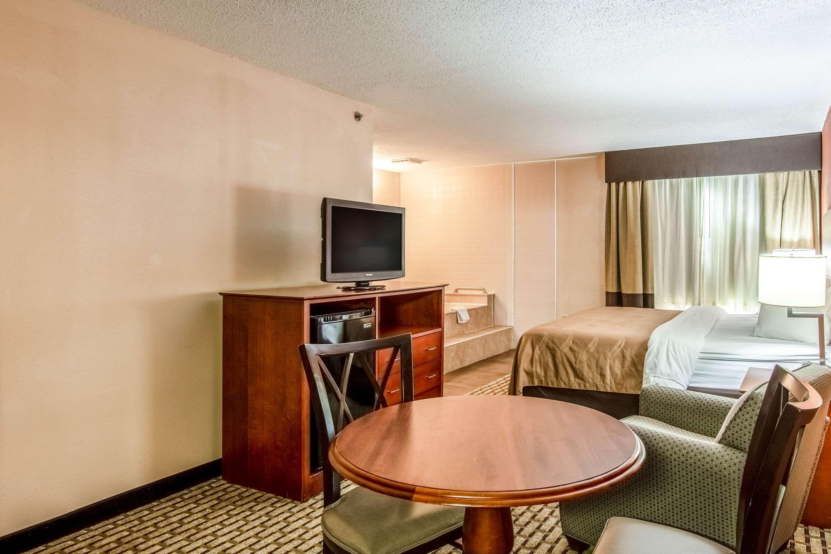 Country Inn & Suites By Radisson, Muskegon, Mi Eksteriør billede